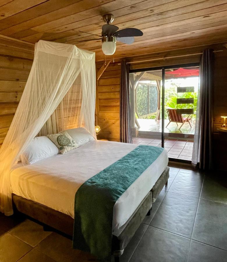 Eden Jungle Lodge Bocas Town Ngoại thất bức ảnh